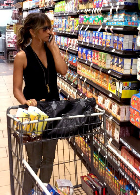 Halle Berry pic #796590