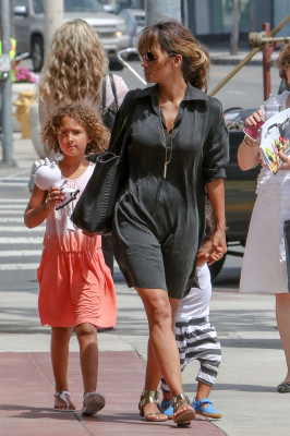 Halle Berry pic #795029