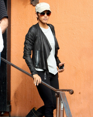 Halle Berry pic #313142