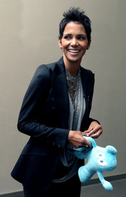 Halle Berry pic #253303