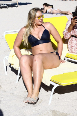 Iskra Lawrence pic #990070
