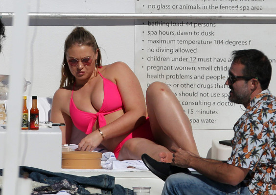 Iskra Lawrence pic #989216
