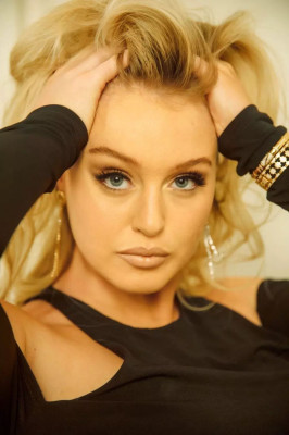 photo 5 in Iskra Lawrence gallery [id1208902] 2020-03-24 00:00:00