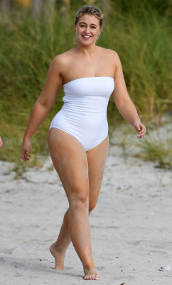 Iskra Lawrence pic #1091545