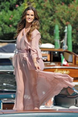 Izabel Goulart pic #959937