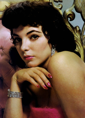 Joan Collins pic #182436