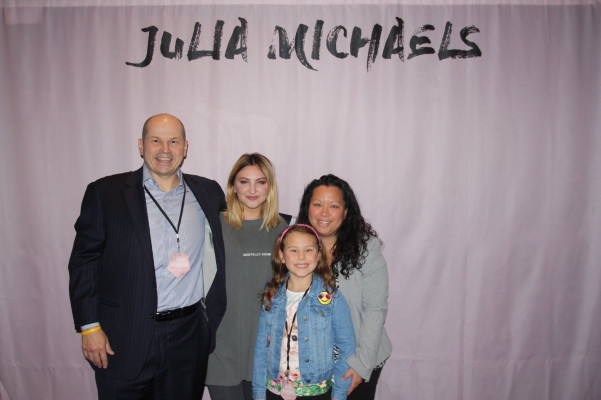 photo 6 in Julia Michaels gallery [id1070920] 2018-09-30 00:00:00