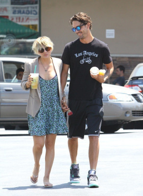 Kaley Cuoco pic #716303
