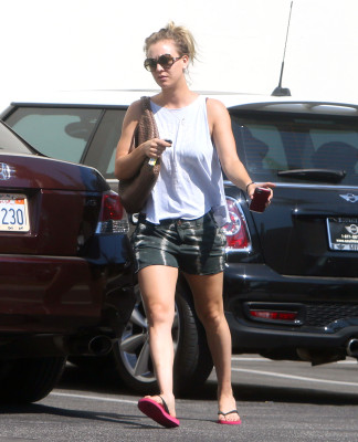 photo 11 in Kaley Cuoco gallery [id623921] 2013-08-07 00:00:00