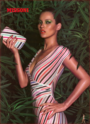 photo 20 in Kate Moss gallery [id18300] -0001-11-30 00:00:00
