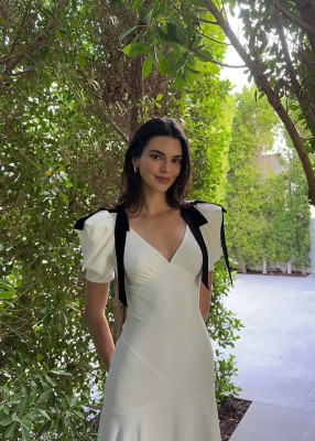 photo 5 in Jenner gallery [id1349849] 2024-05-18 00:00:00