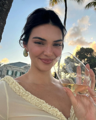 photo 8 in Kendall Jenner gallery [id1343947] 2024-02-14 00:00:00