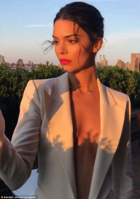 Kendall Jenner pic #1035933
