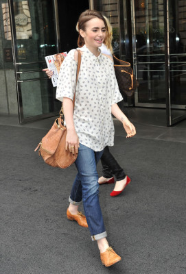 Lily Collins pic #629241