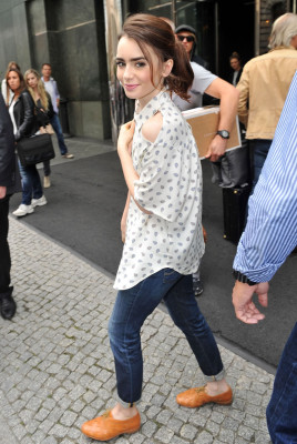 Lily Collins pic #629243