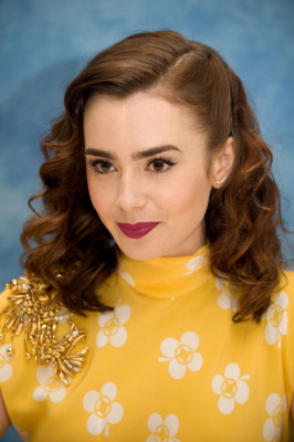 Lily Collins pic #947350