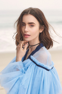 Lily Collins pic #945550