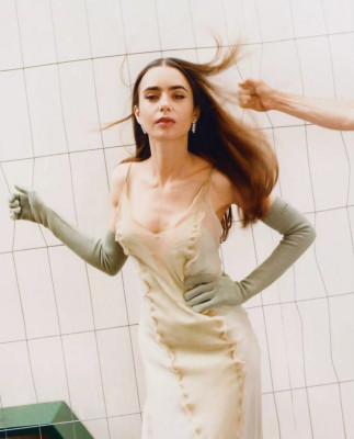 photo 3 in Lily Collins gallery [id1317978] 2022-12-24 00:00:00