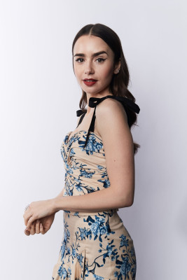 Lily Collins pic #1097771