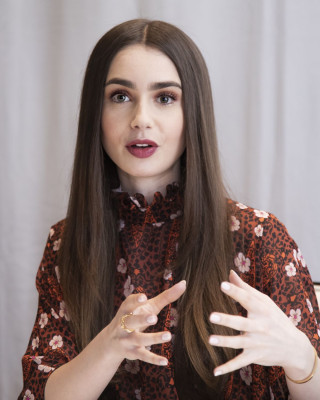 Lily Collins pic #1128538