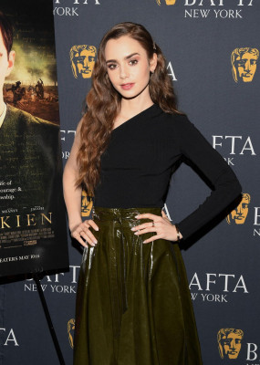Lily Collins pic #1129809