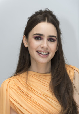 Lily Collins pic #1103641