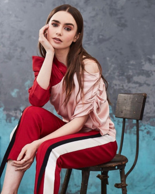 Lily Collins pic #1103509