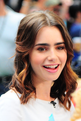 Lily Collins pic #643401