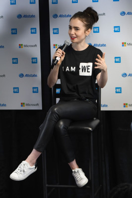 Lily Collins pic #926965