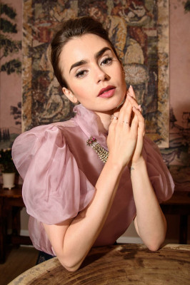 Lily Collins pic #953565