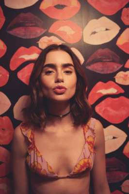 Lily Collins pic #945547