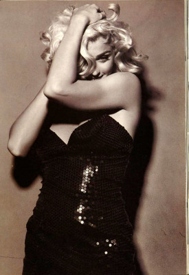 Madonna pic #242356