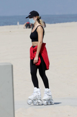 Margot Robbie pic #1255118