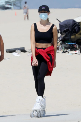 Margot Robbie pic #1255117