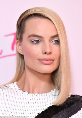 Margot Robbie pic #1013073