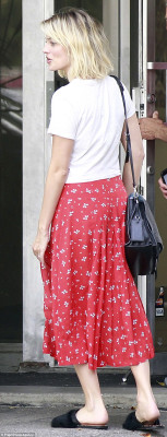 Margot Robbie pic #1050984