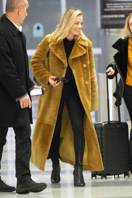 Margot Robbie pic #1111034