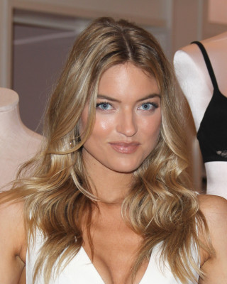 Martha Hunt pic #954339