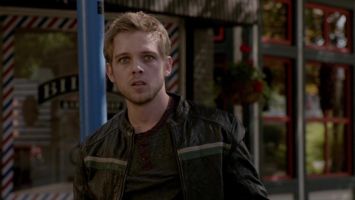 photo 5 in Max Thieriot gallery [id1245776] 2021-01-18 00:00:00