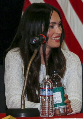 Megan Fox pic #1196933