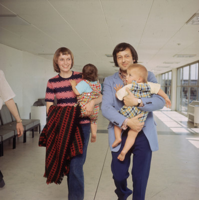photo 24 in Mia Farrow gallery [id213304] 2009-12-11 00:00:00