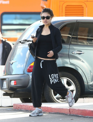 Mila Kunis pic #554735