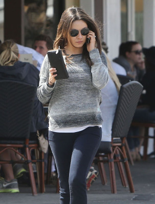 Mila Kunis pic #683904
