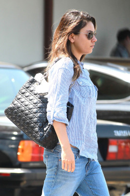 Mila Kunis pic #500737