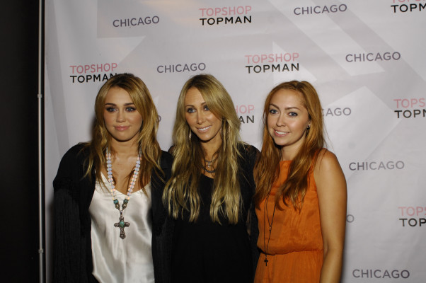 photo 28 in Miley Cyrus gallery [id429156] 2011-12-13 00:00:00