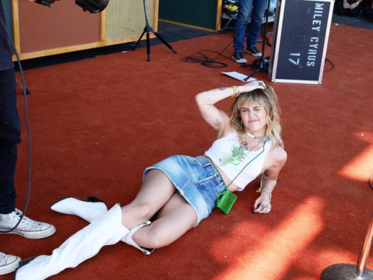 Miley Cyrus pic #1141254