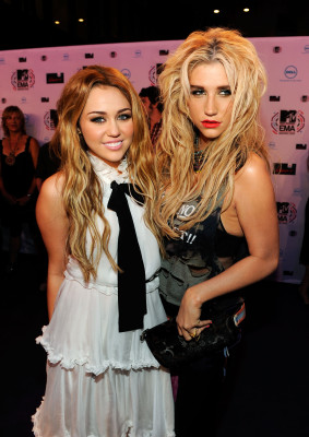 photo 28 in Miley Cyrus gallery [id412649] 2011-10-17 00:00:00