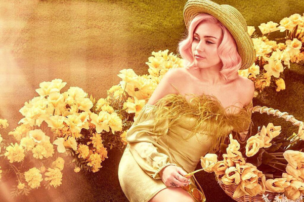 Miley Cyrus pic #1025404