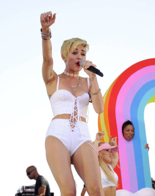 Miley Cyrus pic #635715