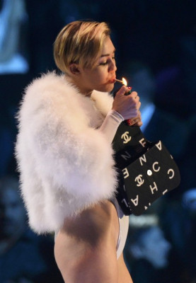 Miley Cyrus pic #1209928
